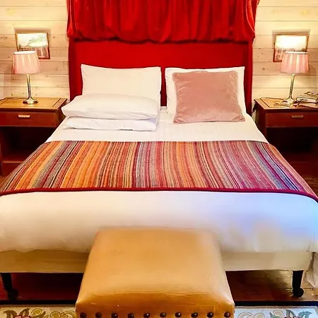 Clone Guest house